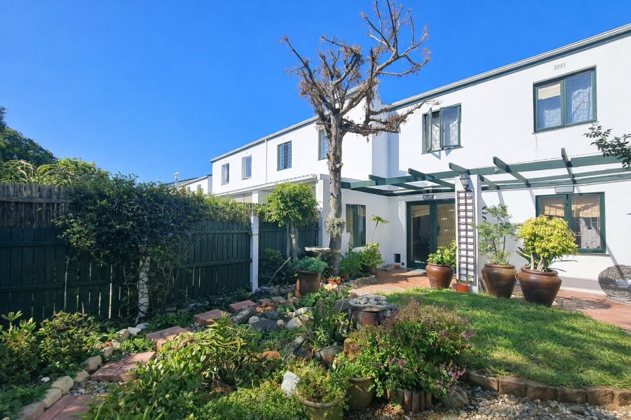 3 Bedroom Property for Sale in Sunridge Western Cape